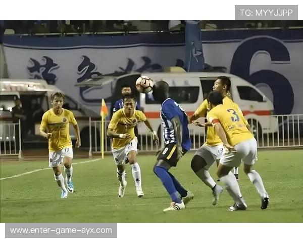 加拉塔萨雷禁区斩获，伊卡尔迪轻松推射：点亮夜空的进攻之美